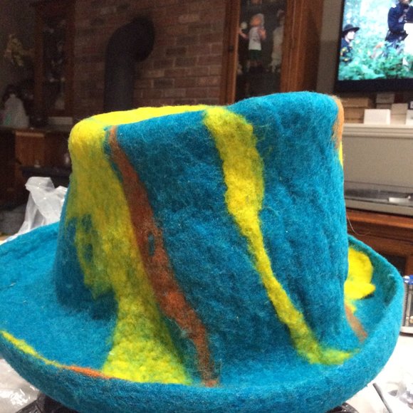 Turquoise Felted Medium-Brimmed Hat - Picture 2 of 7